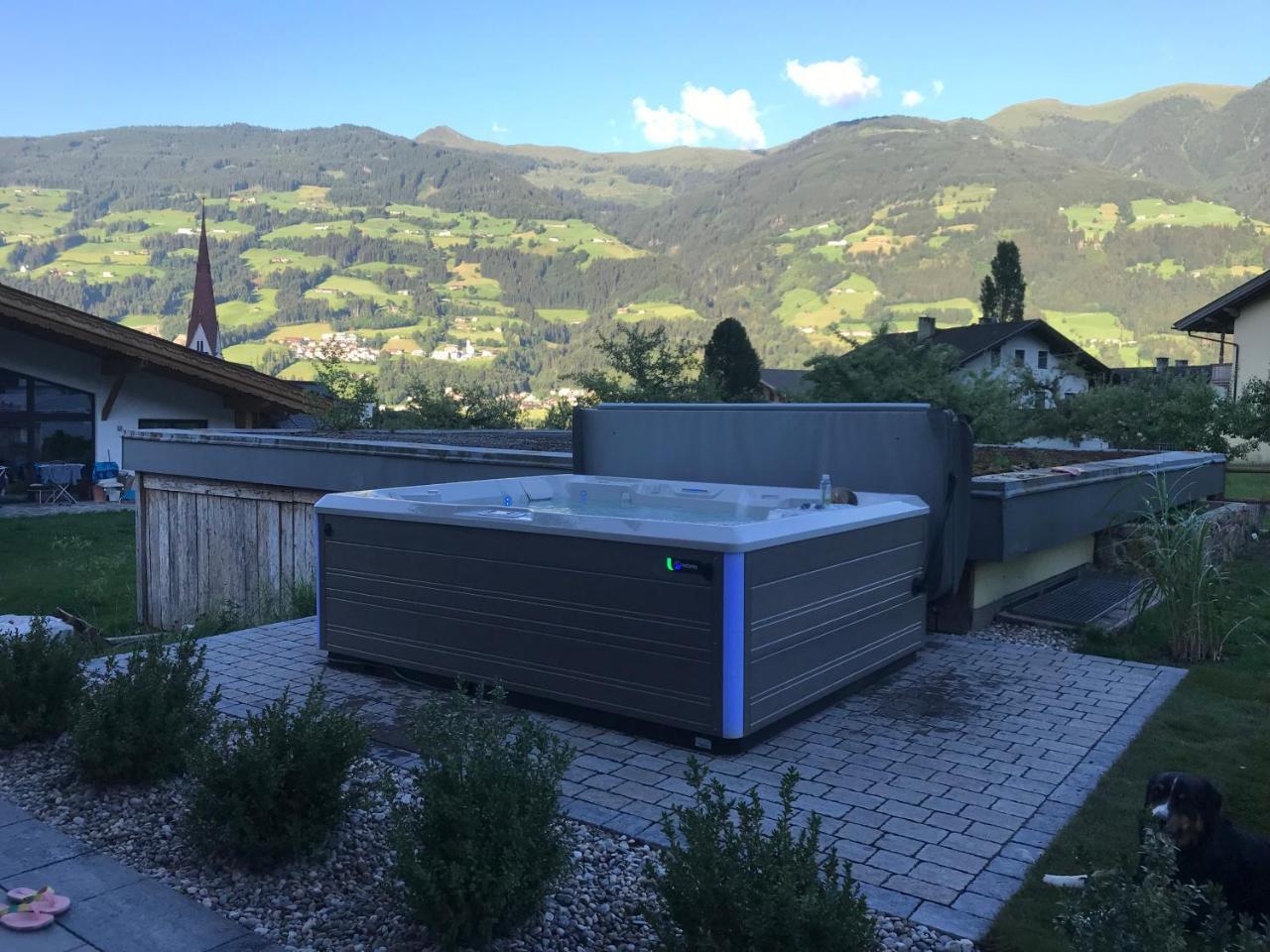Berghof Zillertal Apartment Fuegen Exterior photo